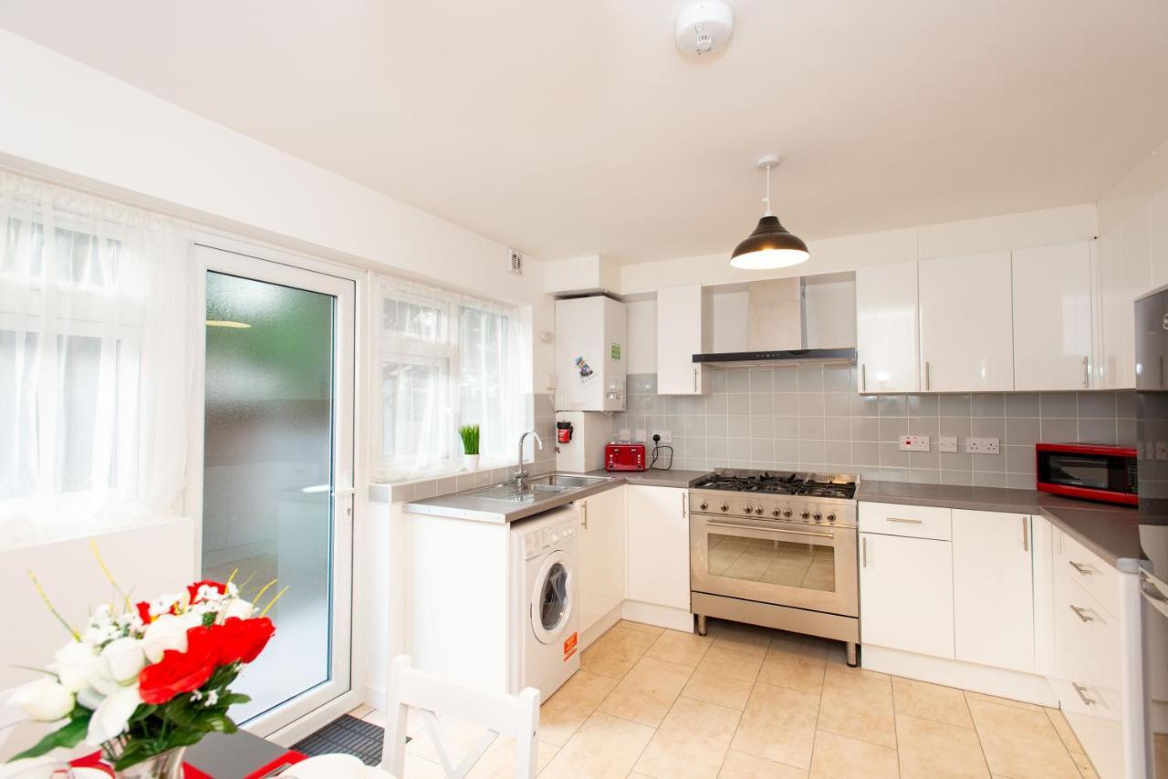 Stunning Four Bedroom House Close To Excel, O2 & Central London With Free Parking Exteriör bild