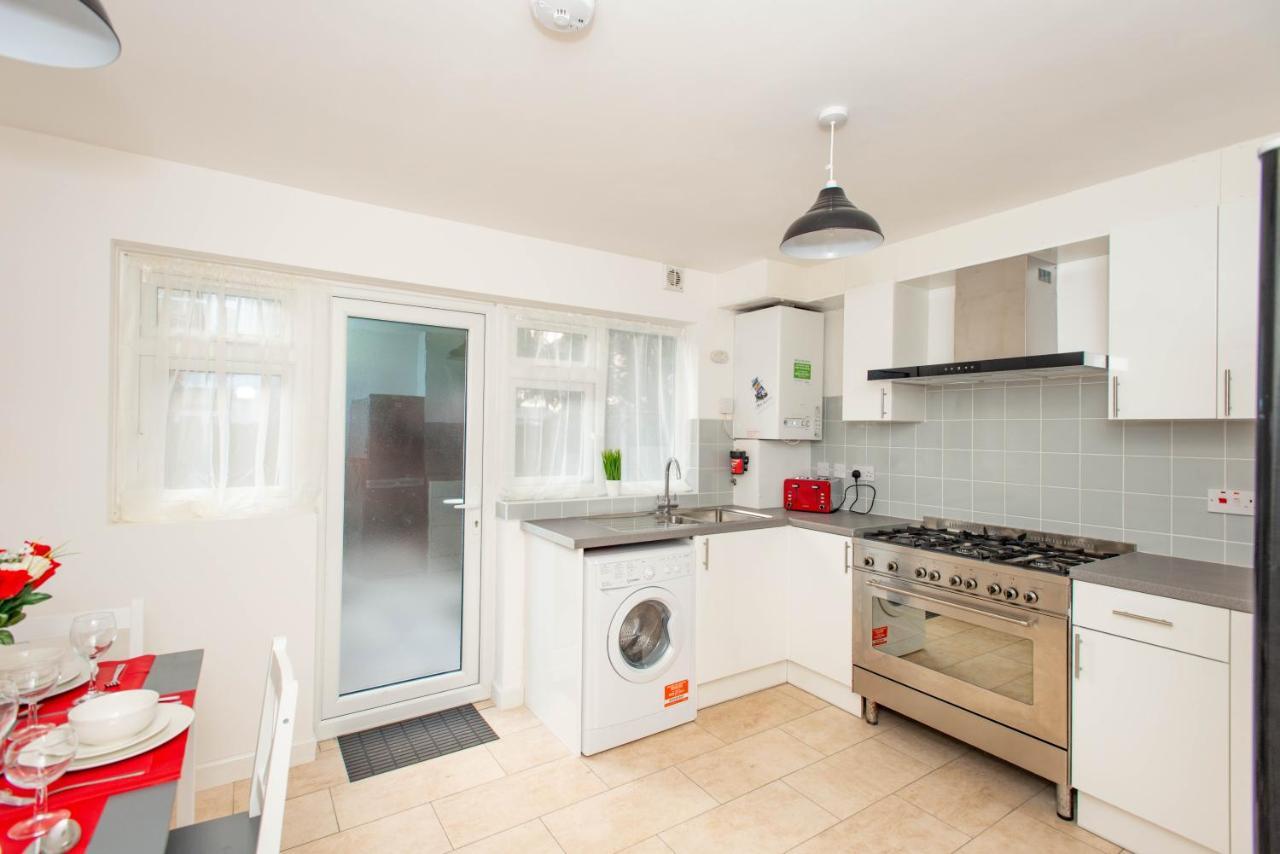 Stunning Four Bedroom House Close To Excel, O2 & Central London With Free Parking Exteriör bild