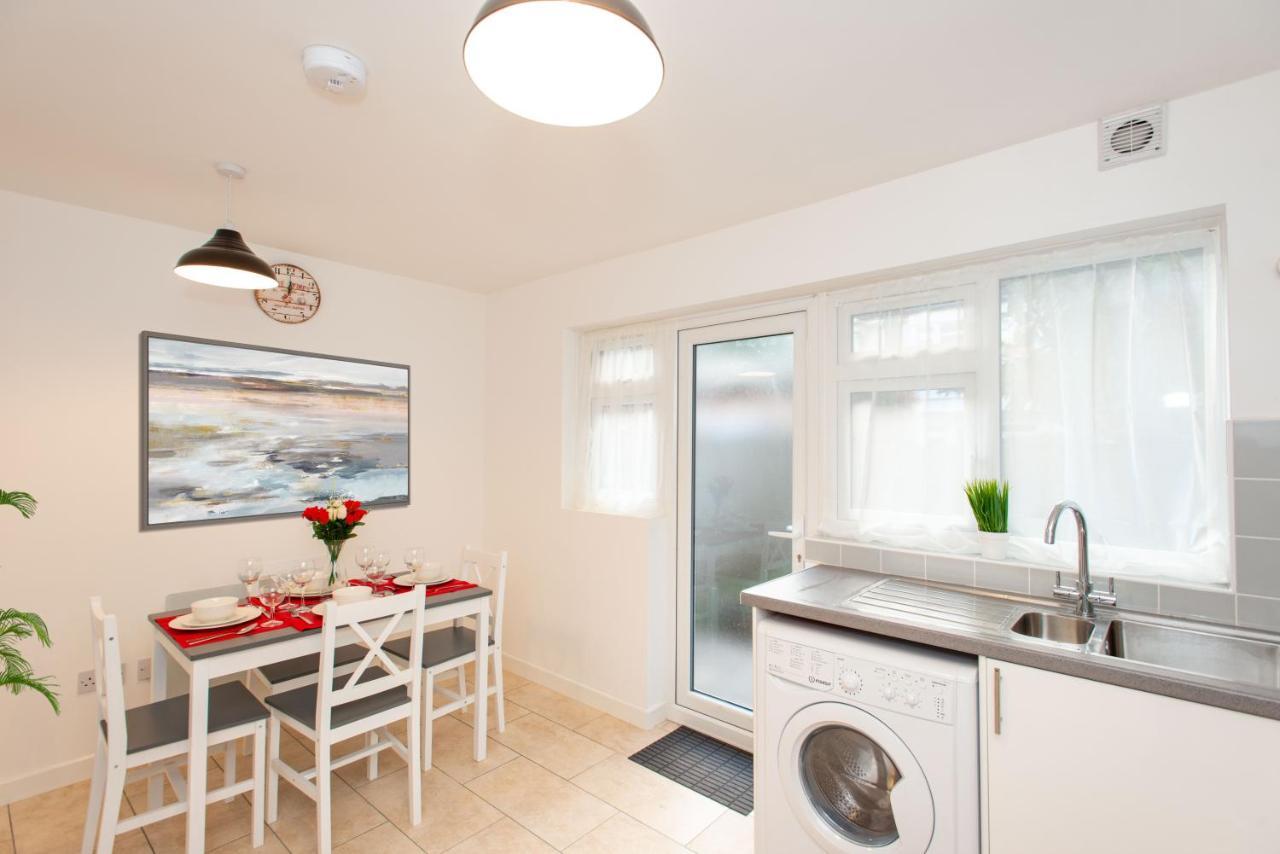 Stunning Four Bedroom House Close To Excel, O2 & Central London With Free Parking Exteriör bild