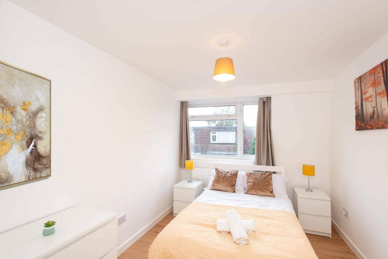 Stunning Four Bedroom House Close To Excel, O2 & Central London With Free Parking Exteriör bild