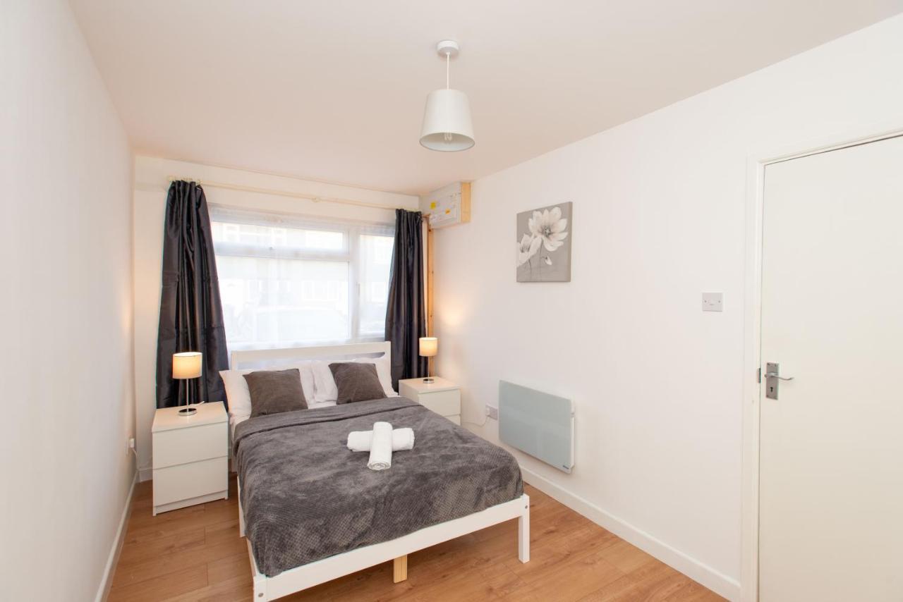 Stunning Four Bedroom House Close To Excel, O2 & Central London With Free Parking Exteriör bild