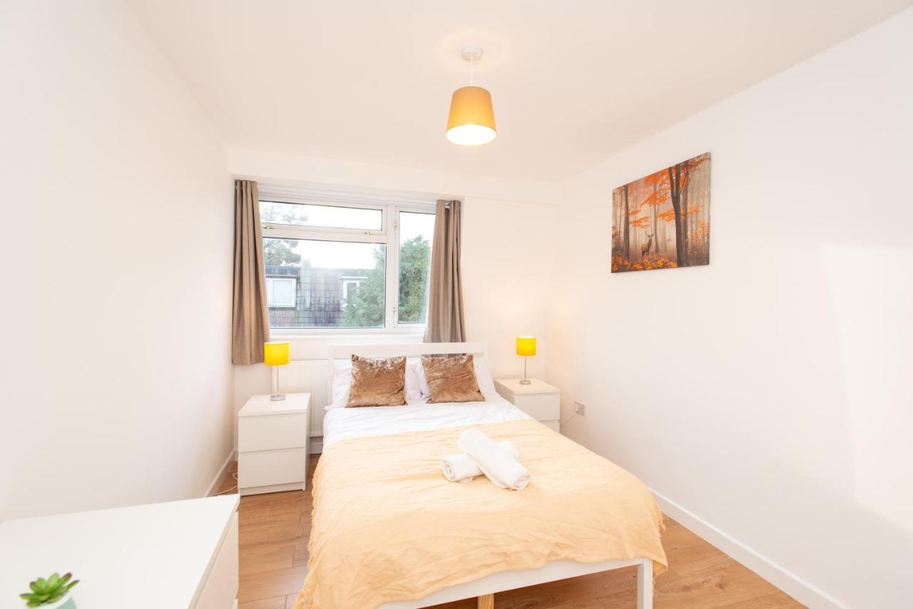 Stunning Four Bedroom House Close To Excel, O2 & Central London With Free Parking Exteriör bild